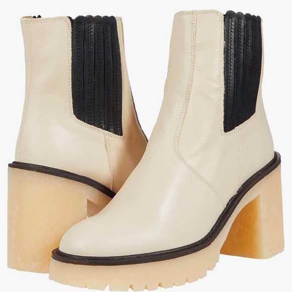 Free people new with box size 38 James Chelsea boots in white‎ / beiges